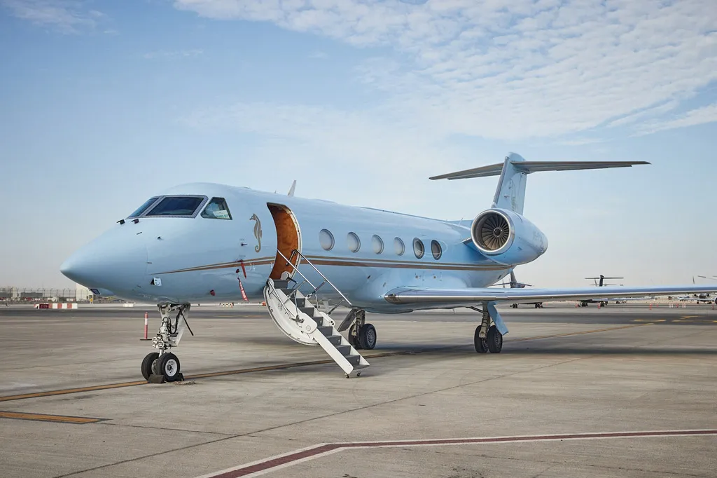 Gulfstream G450 private jet